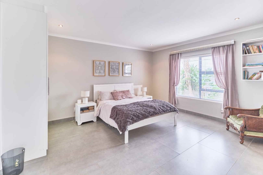 4 Bedroom Property for Sale in Flamingo Vlei Western Cape